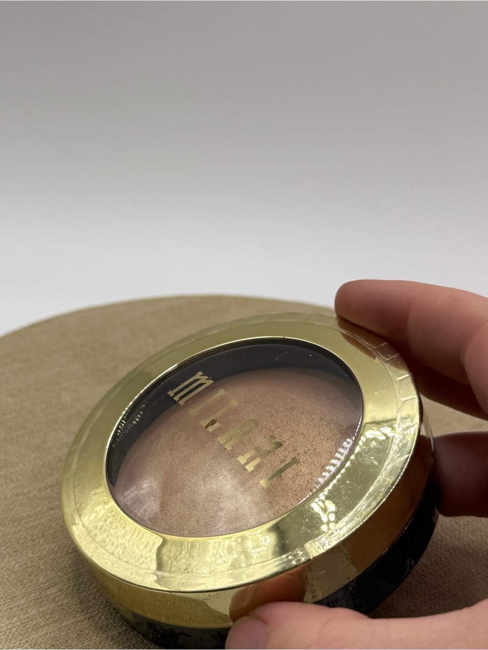 Milani Baked highlighter Compact in shade Champagne D’ORO - Picture 4 of 5